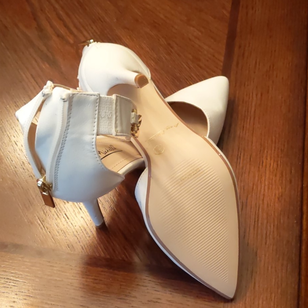 Shoes - Picture 4 of 4